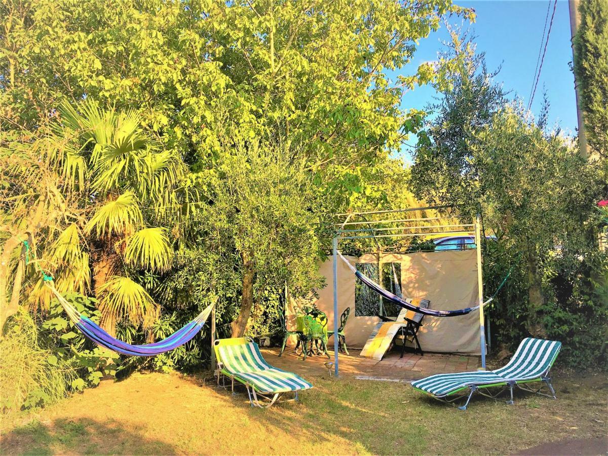 Budget Romance Tower Studio Apartment Lari Екстериор снимка