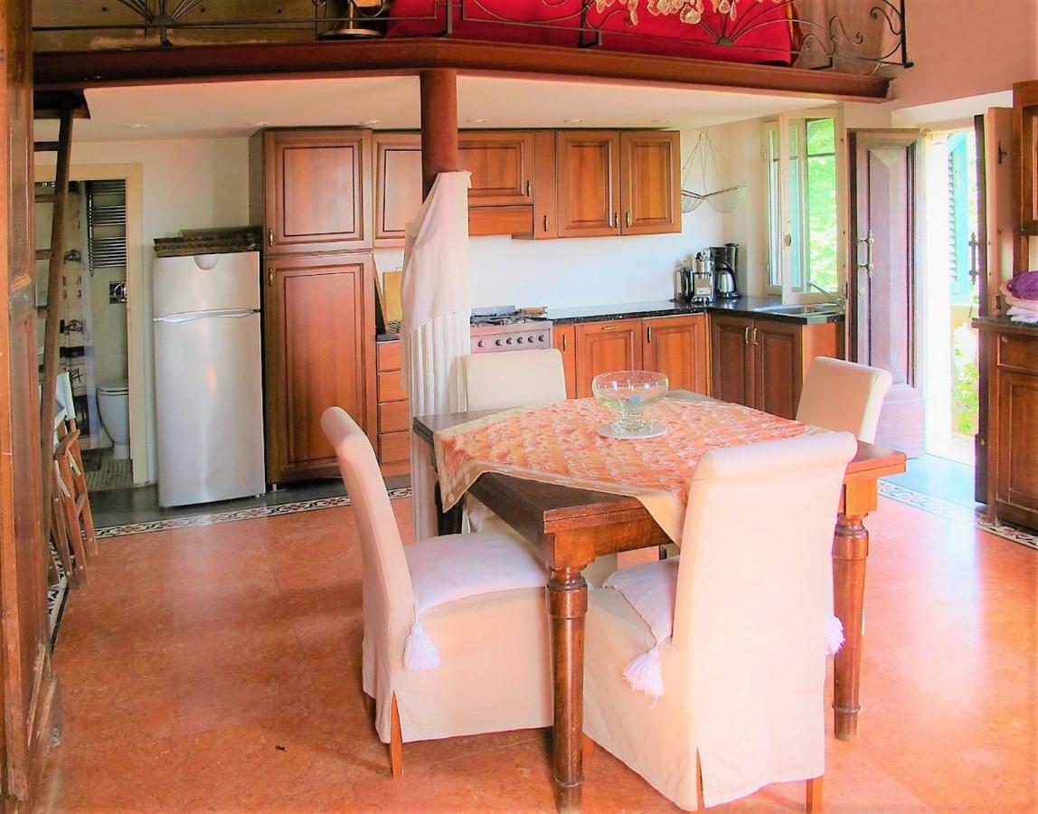 Budget Romance Tower Studio Apartment Lari Екстериор снимка